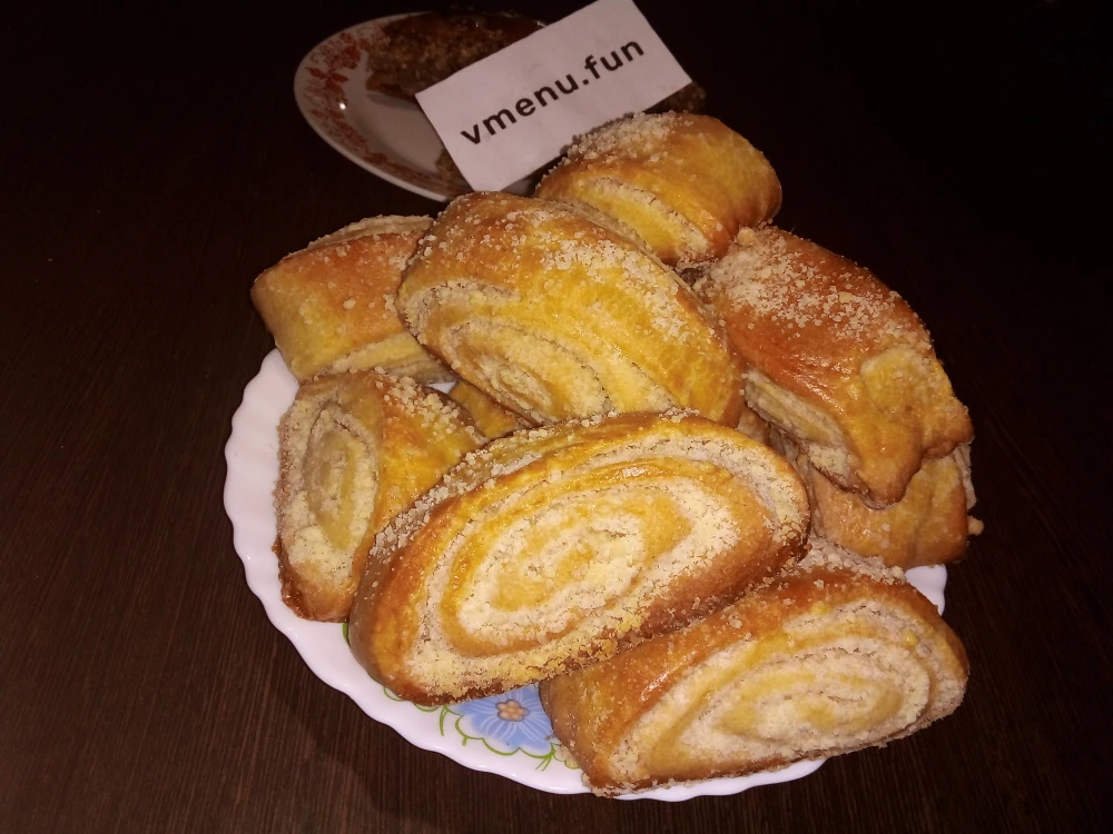 Кята из теста на ряженке с начинкой из муки с сахаром