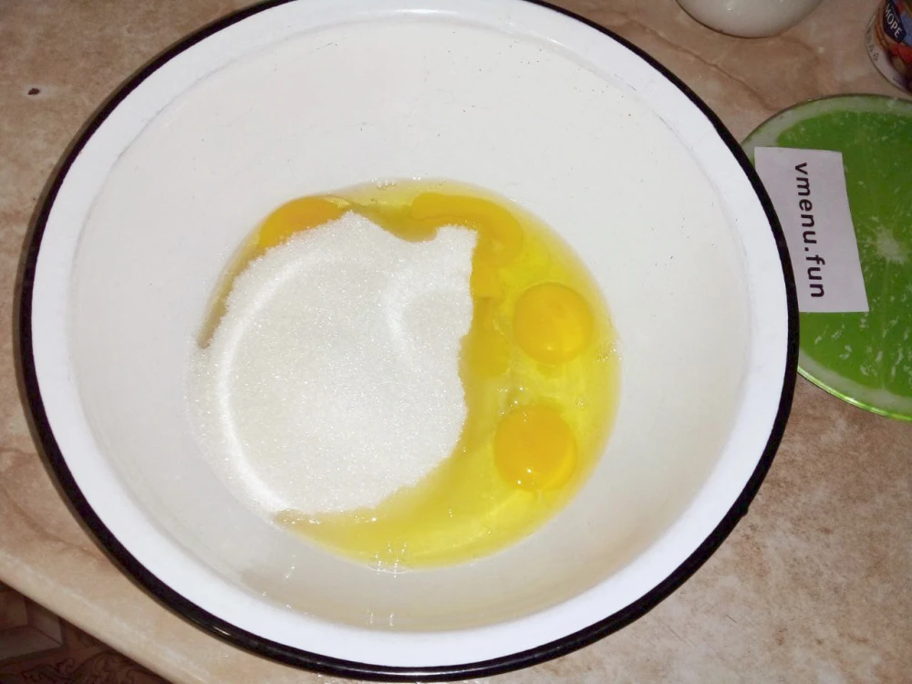 Сахар и яйца