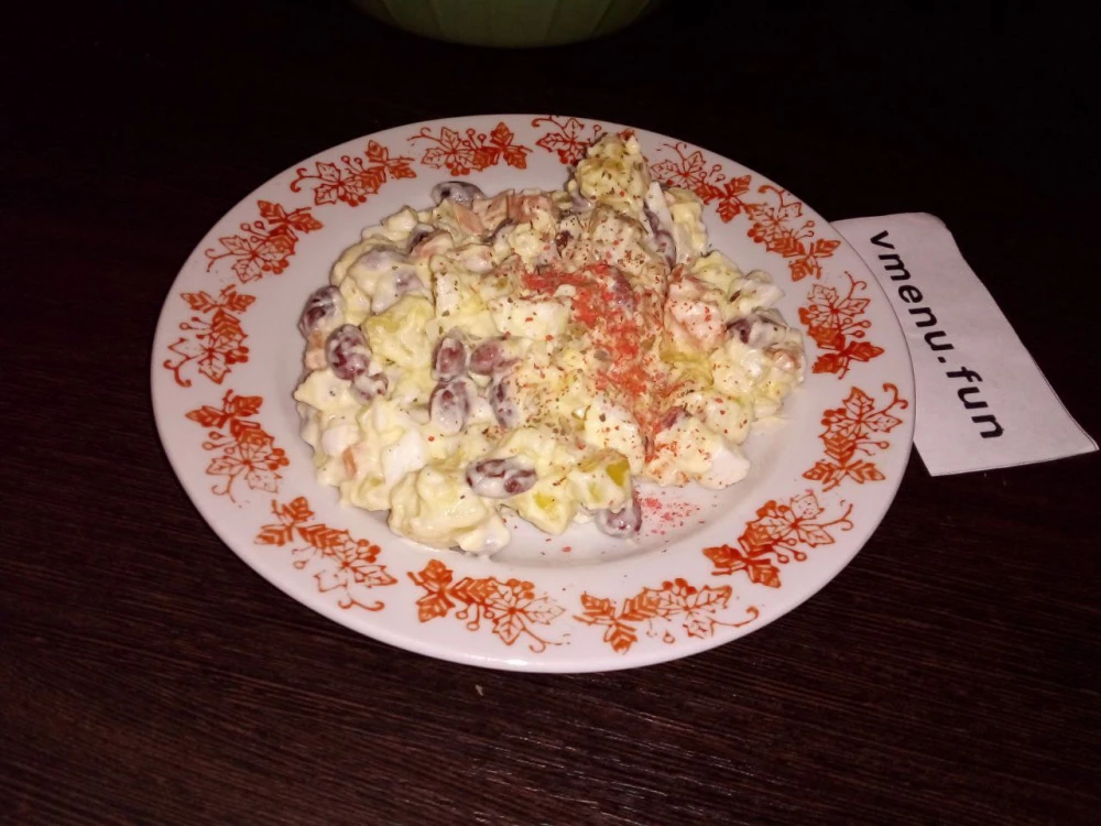 Салат из картофеля, яиц, фасоли с майонезом