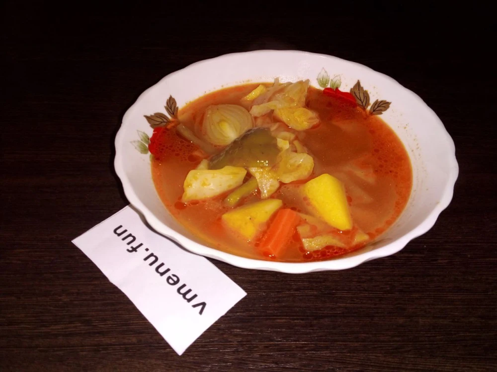 Овощной суп с крупными кусочками овощей