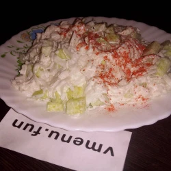 Салат из редьки с огурцом и майонезом