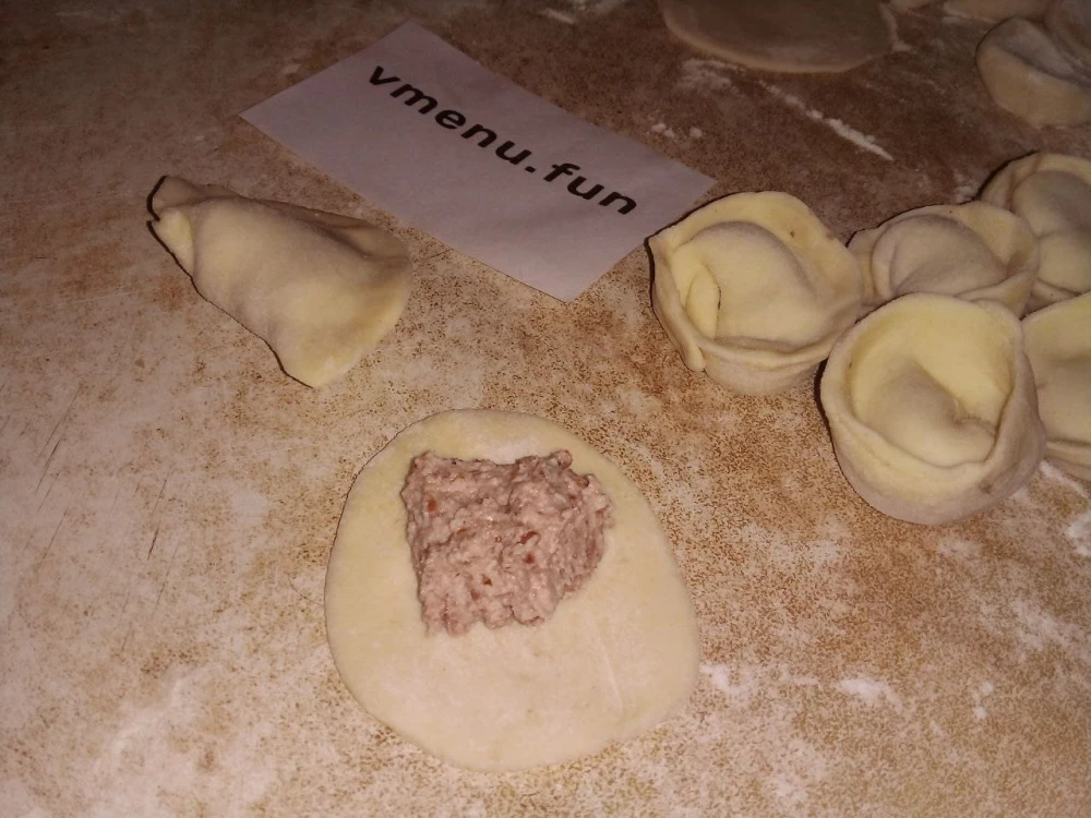 Лепка пельменей