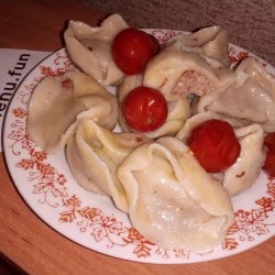 Пельмени с фасолью и грецкими орехами