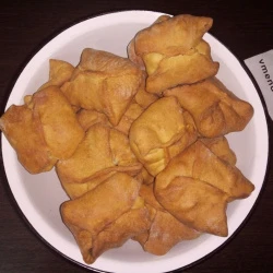 Пирожки с рубленым картофелем и бобами