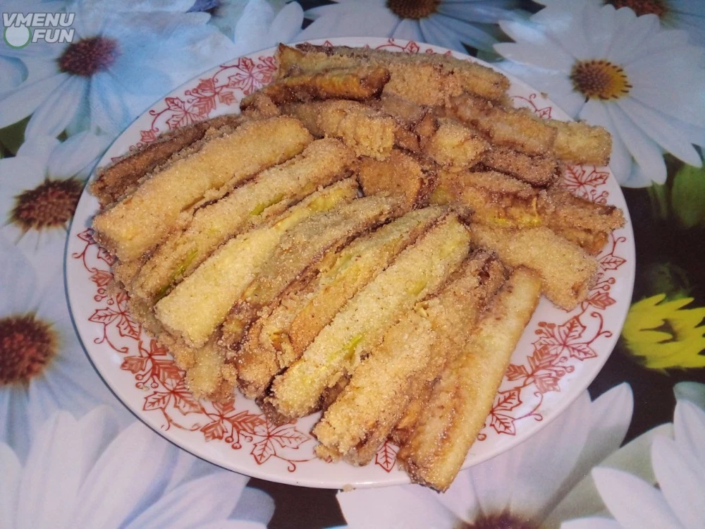 Кабачковые палочки обжаренные с панировкой из манной крупы