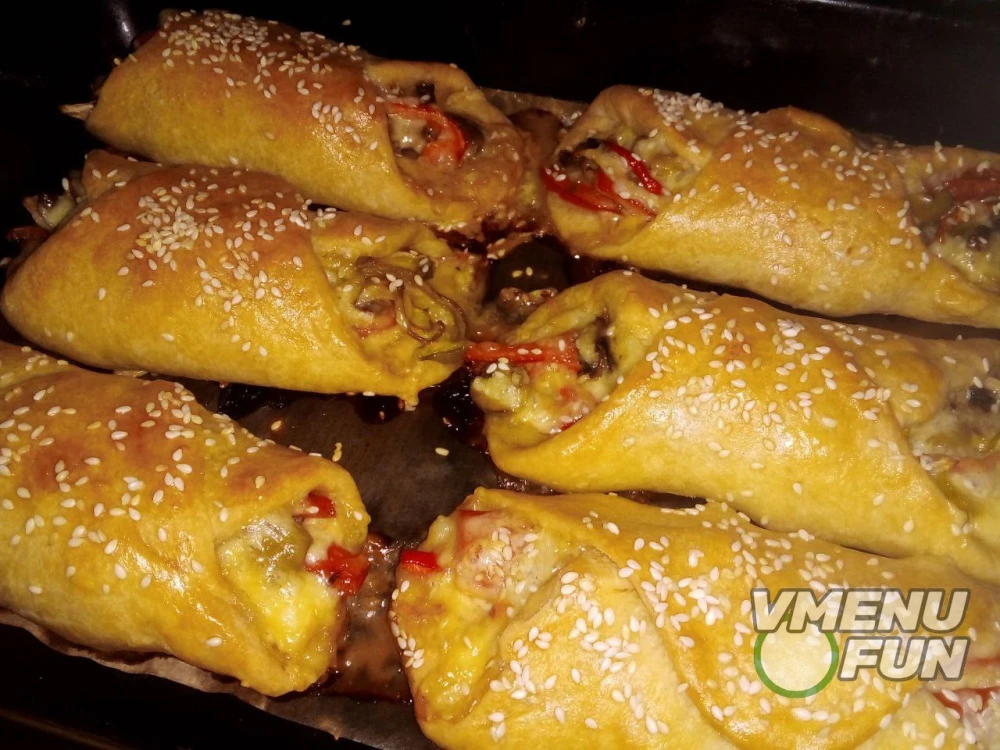 Пирожки мини пиццы готовы