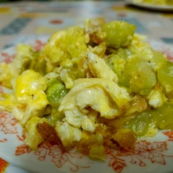 Кабачки обжаренные кубиками с яйцами
